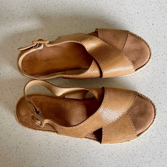 Reba Light Brown Sandals - Picture 3 of 5